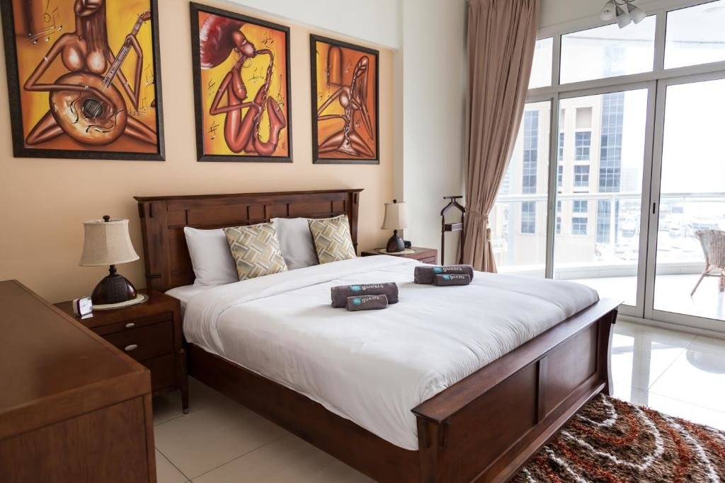 Дубай: HiGuests - Deluxe Apartment With Balcony and Amazing Views