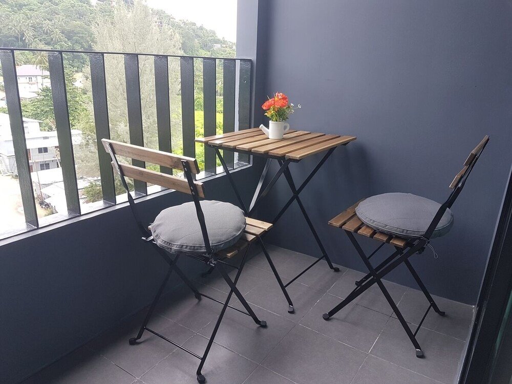 Тхаланг: Ideal 1 Bed Apartment at Surin Beach
