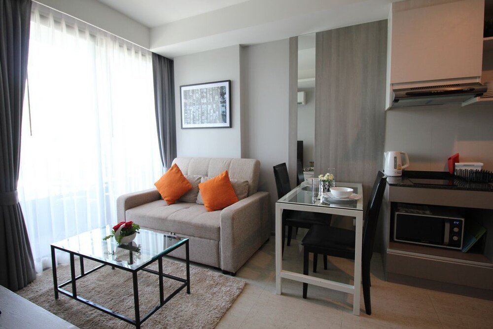 Тхаланг: Ideal 1 Bed Apartment at Surin Beach