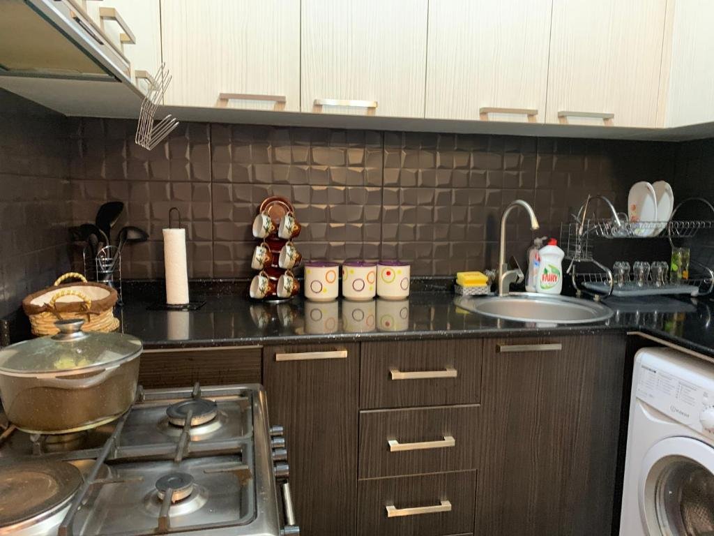 cozy and bright apartment in the center of Batumi — фото 2