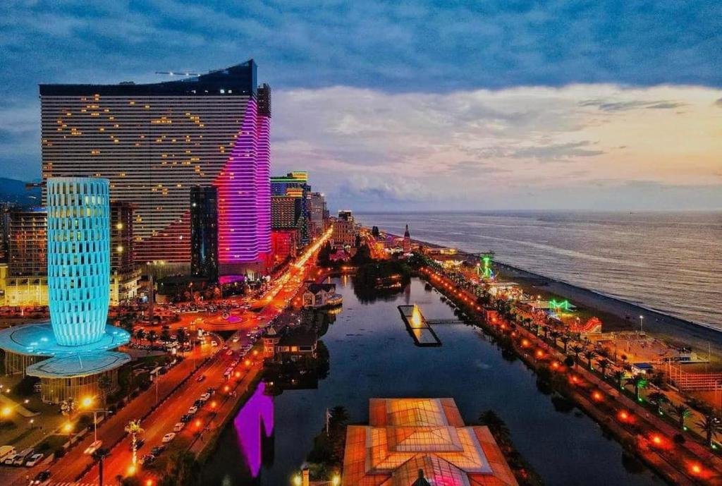 Батуми: Sea View Apartment Orbi City