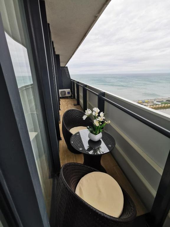 Батуми: Sea View Apartment Orbi City