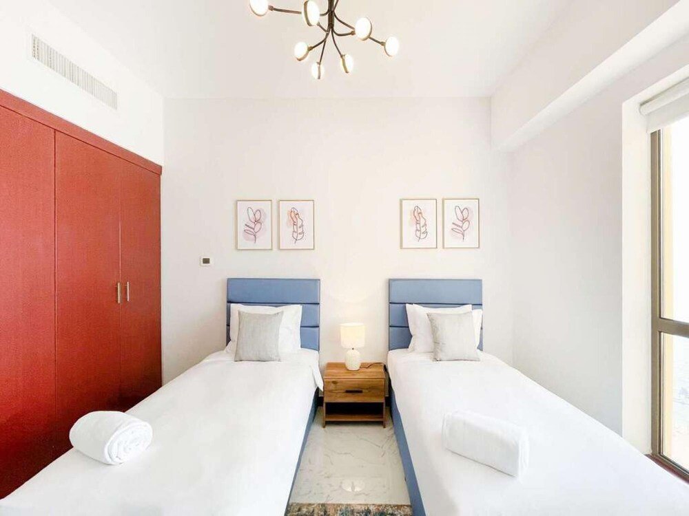 Дубай: Lovely 3BR Unit w Beach View JBR