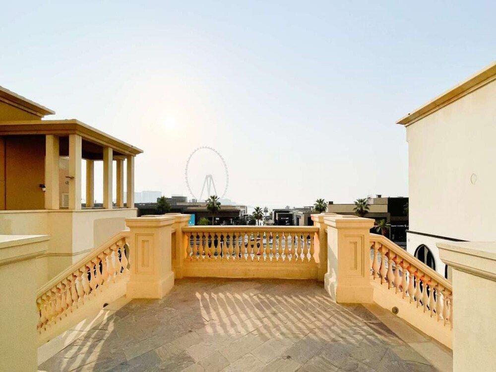 Дубай: Lovely 3BR Unit w Beach View JBR