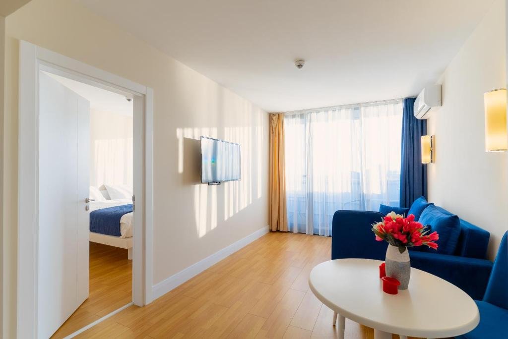 Батуми: Grand City Apart-Hotel Batumi