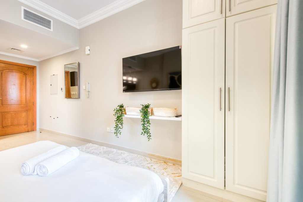Дубай: Elite LUX Holiday Homes - Fabulous Studio - Access to Beach & Metro in Dubai Marina