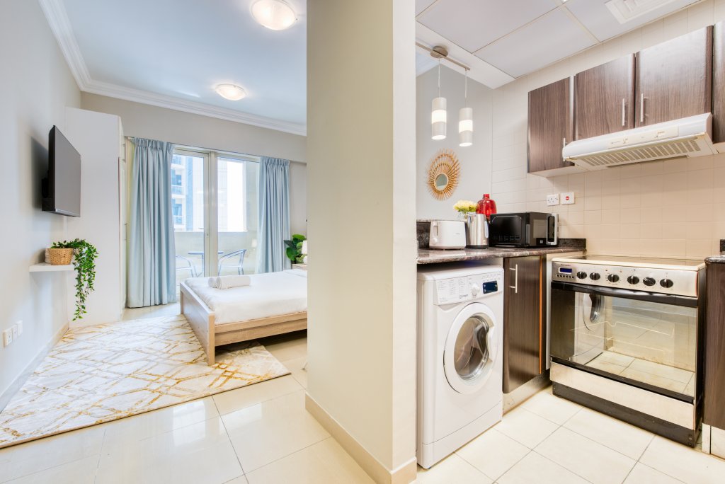 Дубай: Elite LUX Holiday Homes - Fabulous Studio - Access to Beach & Metro in Dubai Marina