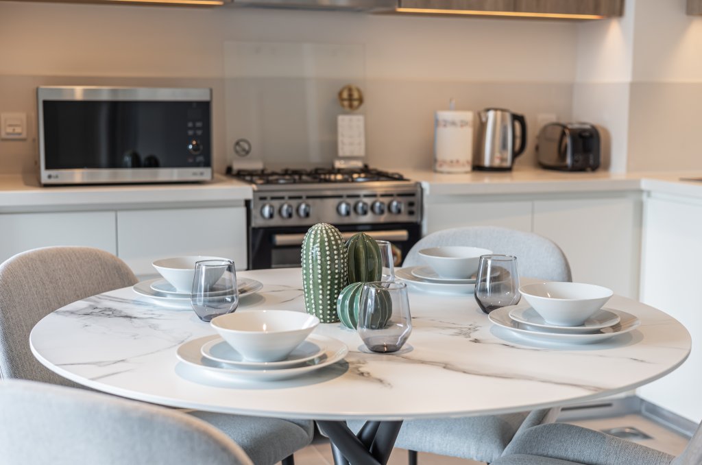 Дубай: Elite LUX Holiday Homes - Upscale & Stylish 2BR Dubai Hills