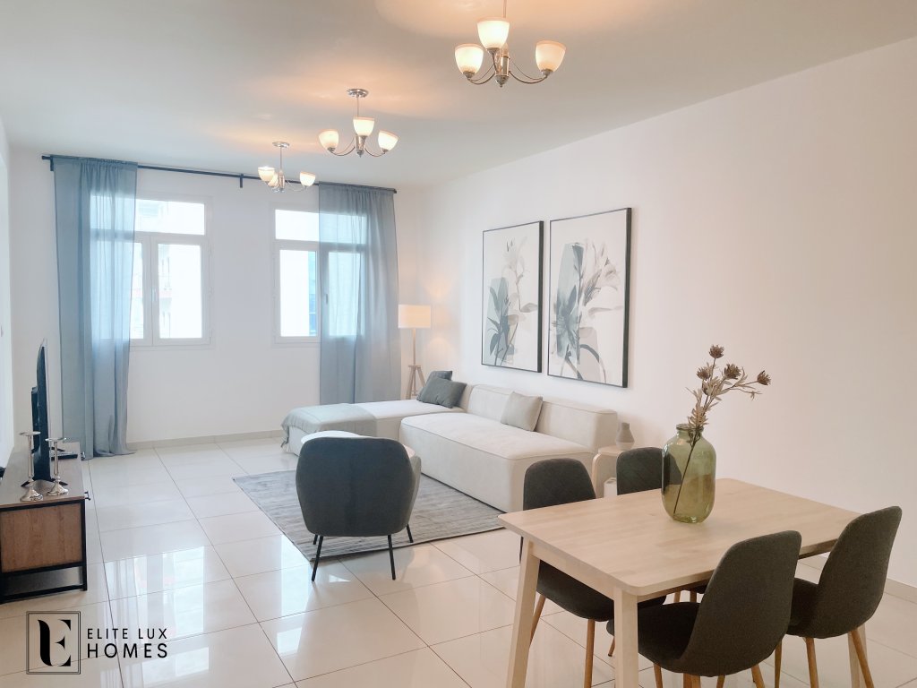Дубай: Elite LUX Holiday Homes - Beautiful Escape 2BR | Direct Metro Access in Al Furjan Dubai