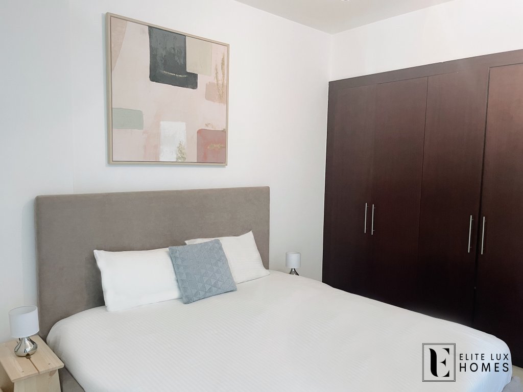 Дубай: Elite LUX Holiday Homes - Beautiful Escape 2BR | Direct Metro Access in Al Furjan Dubai
