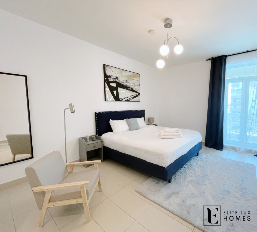 Дубай: Elite LUX Holiday Homes - Beautiful Escape 2BR | Direct Metro Access in Al Furjan Dubai