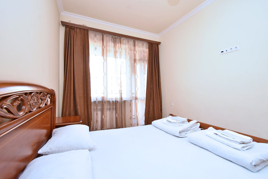 Ереван: Apartments RentInnYerevan 13 Pavstos Buzand street