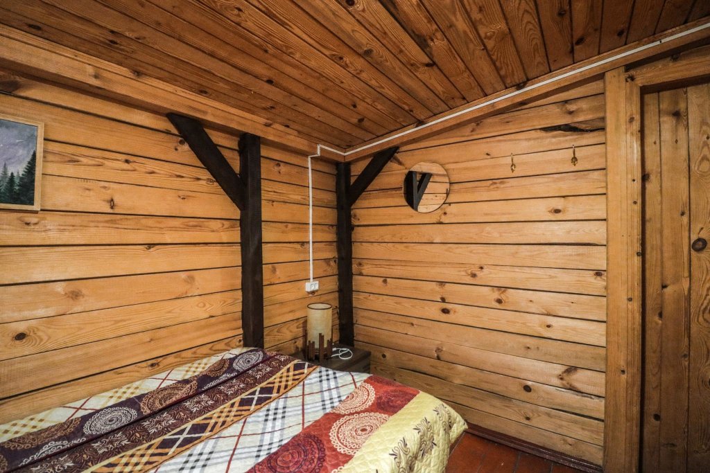 Манжерок: Красный камень