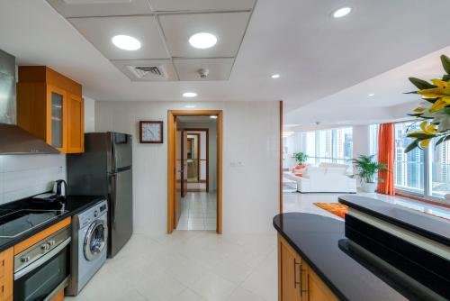 Дубай: Jbr penthouse with terrace pool