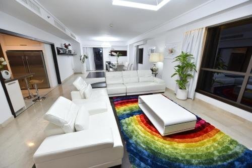 Дубай: Jbr penthouse with terrace pool