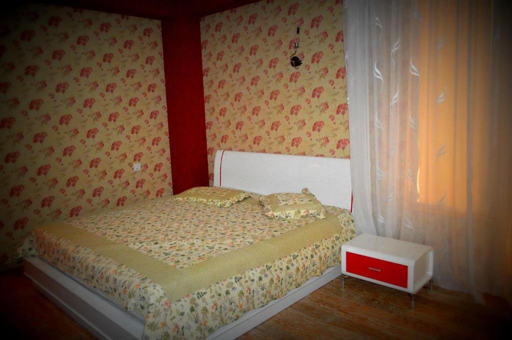 Тбилиси: Ian Linch's Apartment