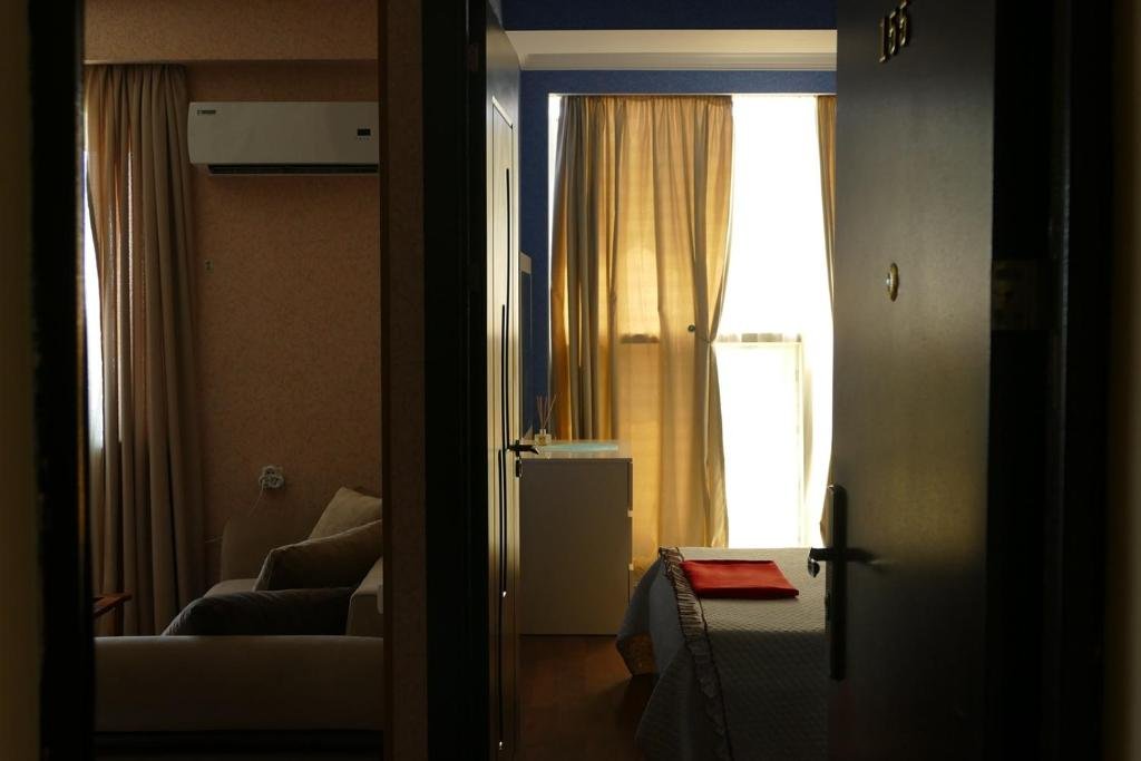 Тбилиси: ILIS Home