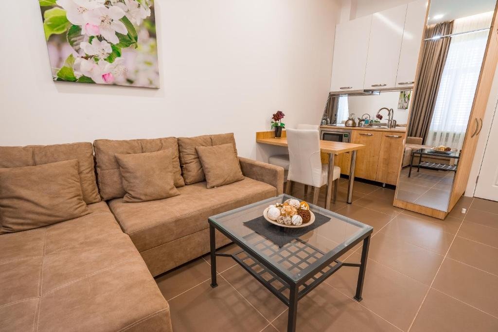 Тбилиси: Luxury Apartments on Central Avenue