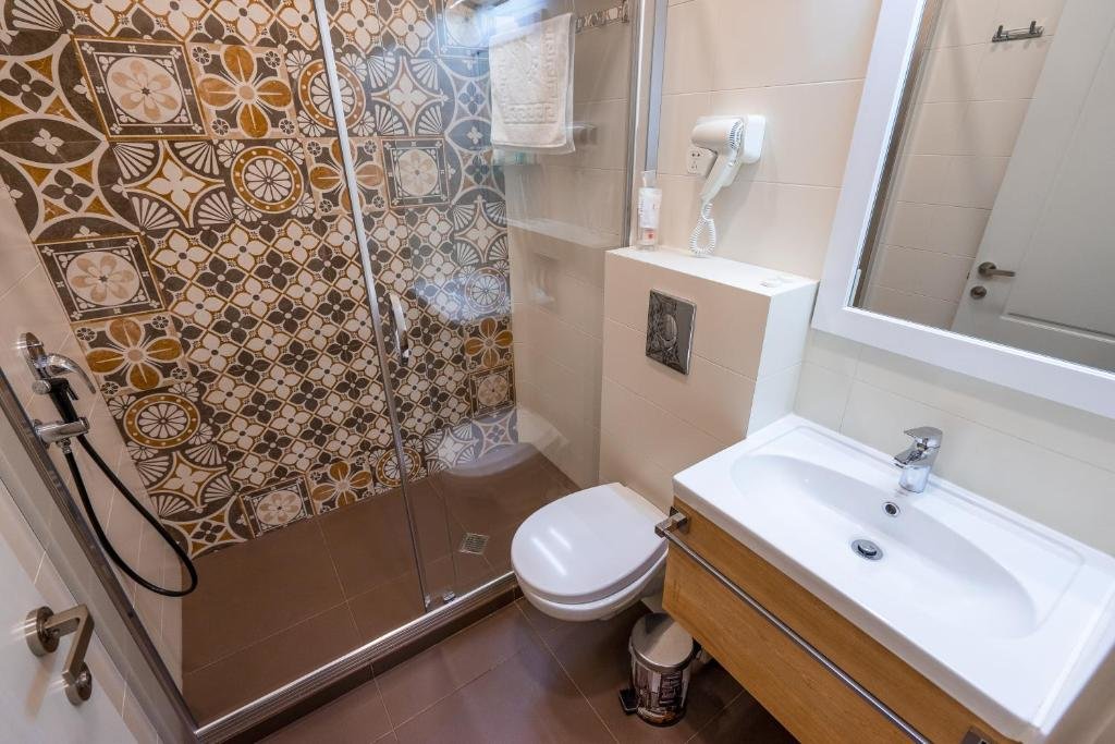 Тбилиси: Luxury Apartments on Central Avenue