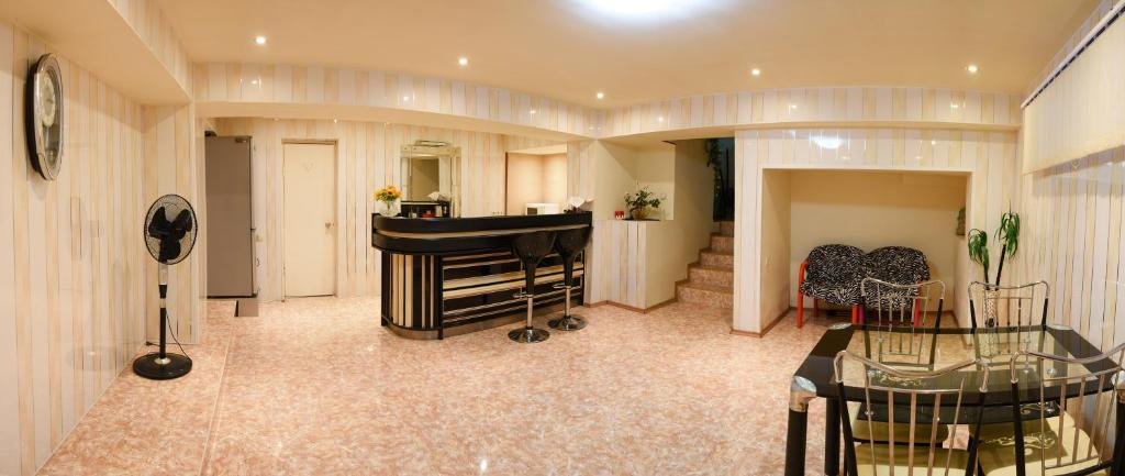 Тбилиси: Old Tiflisi apartment in heart of the city.