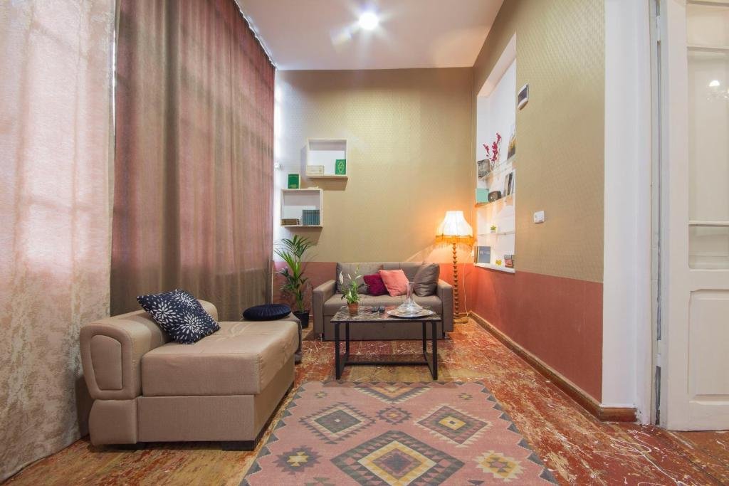 Тбилиси: Proper Apartments Art House