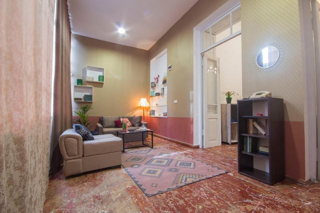 Тбилиси: Proper Apartments Art House