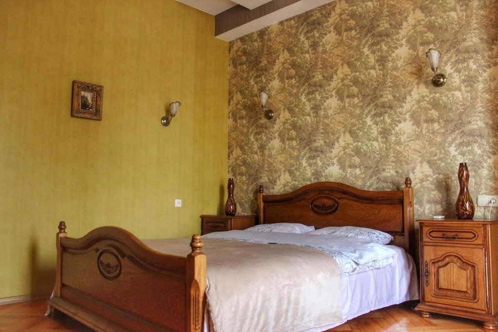 Тбилиси: Mr Happy’s Villa