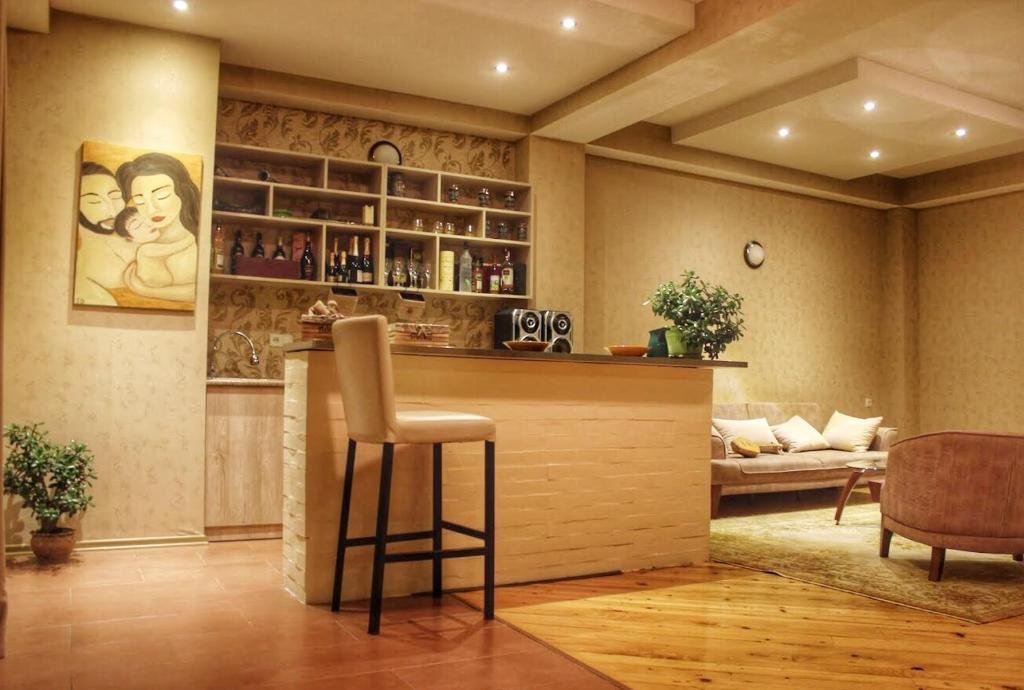 Тбилиси: Mr Happy’s Villa