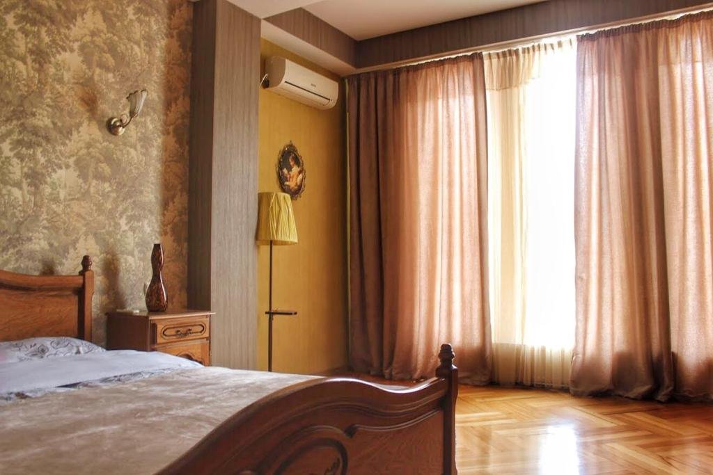 Тбилиси: Mr Happy’s Villa