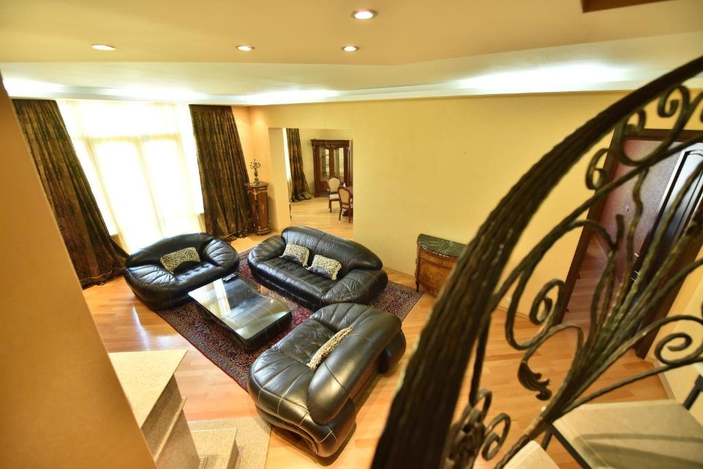 Тбилиси: Perfect Apartment in the Center of Tbilisi