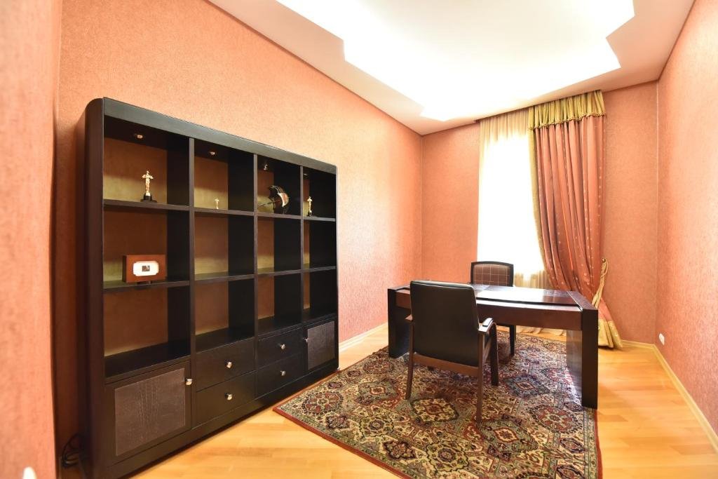 Тбилиси: Perfect Apartment in the Center of Tbilisi