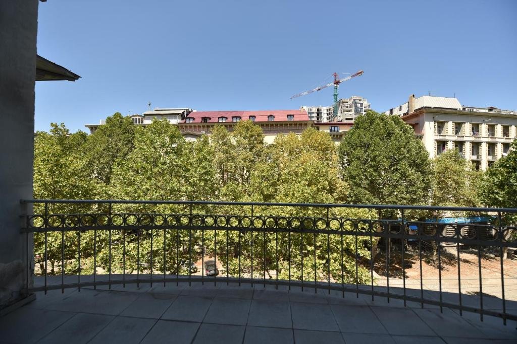 Тбилиси: Perfect Apartment in the Center of Tbilisi