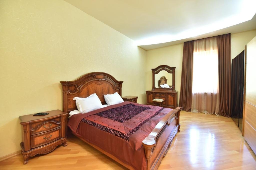 Тбилиси: Perfect Apartment in the Center of Tbilisi