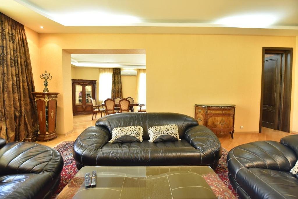 Тбилиси: Perfect Apartment in the Center of Tbilisi