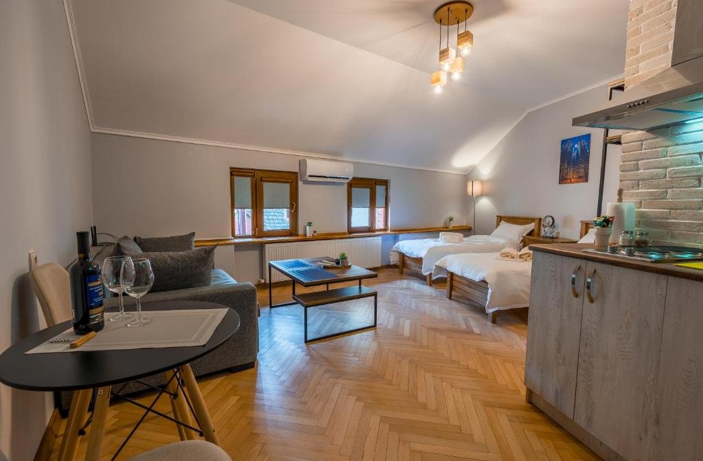 Тбилиси: Nick's attractive apartment in old Tbilisi