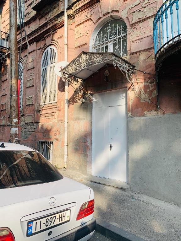 Тбилиси: Nino's Apartment in OLD Tbilisi