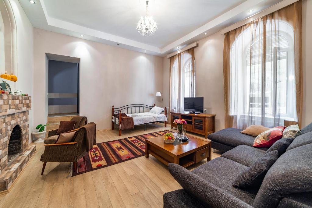 Тбилиси: Nino's Apartment in OLD Tbilisi