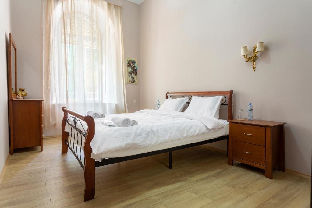 Тбилиси: Nino's Apartment in OLD Tbilisi