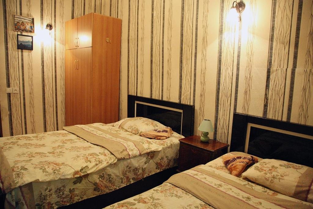 Тбилиси: Nona's house near Dry Bridge
