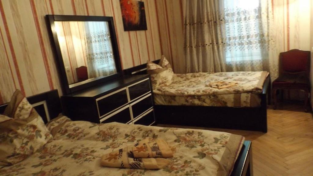 Тбилиси: Nona's house near Dry Bridge