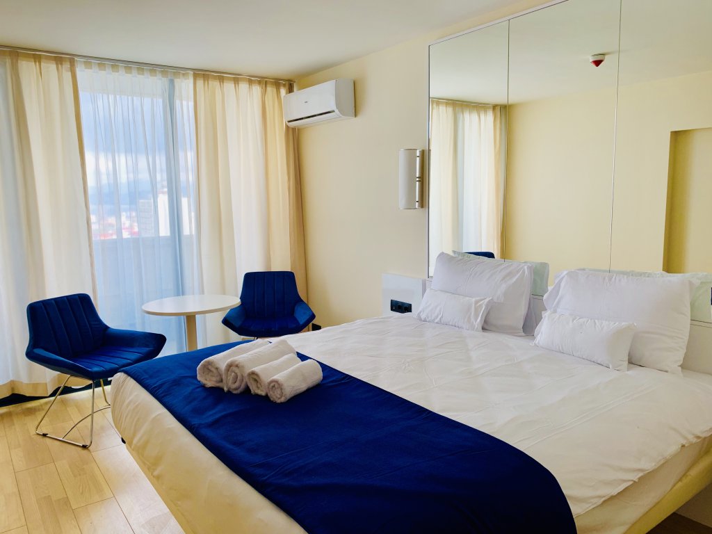 Батуми: Royal Sea Breeze Apartments