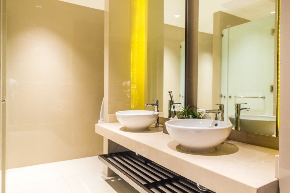 The Base Heights - Phuket Town Convenient Luxury one Bedroom Apartment Pool gym and Shopping — фото 2