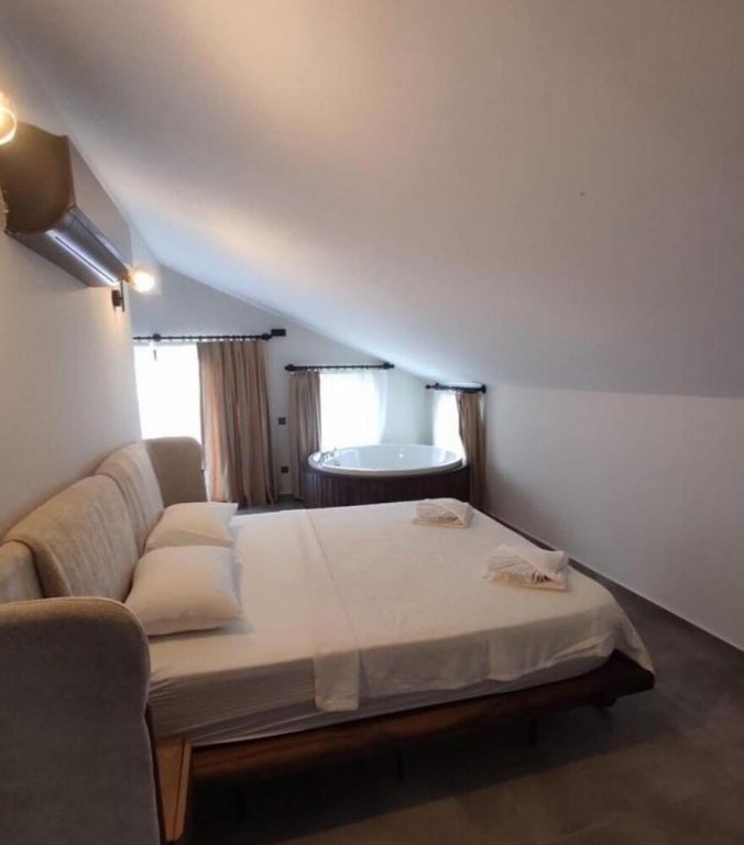 Дальян: Super Delux 6-bed Villa Brave
