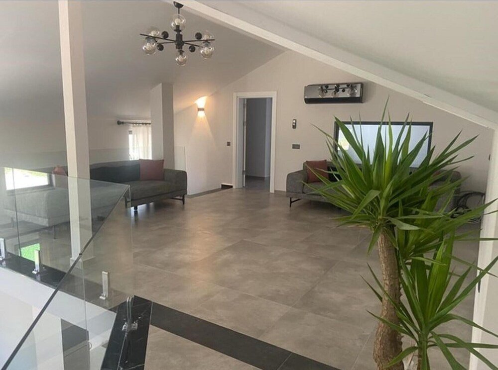 Дальян: Super Delux 6-bed Villa Brave