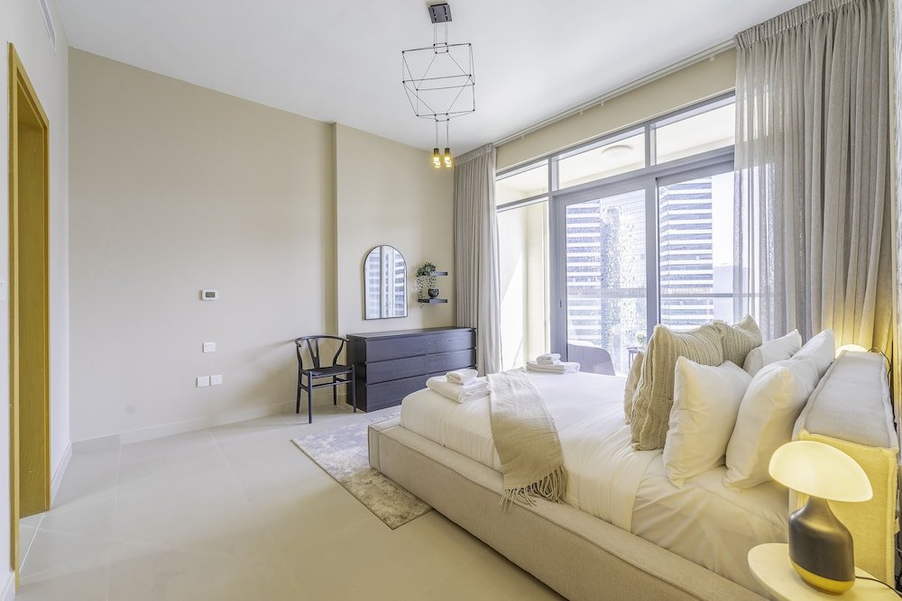 Дубай: Monty - Upscale Modern 1BR in the heart of DT Dubai