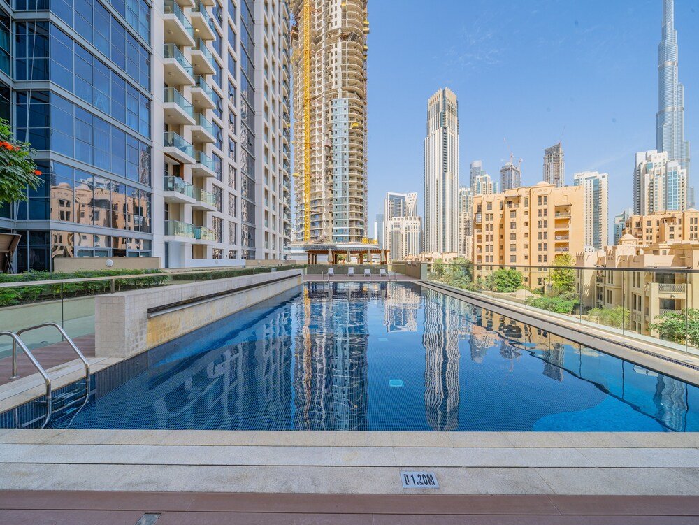 Дубай: Monty - Upscale Modern 1BR in the heart of DT Dubai