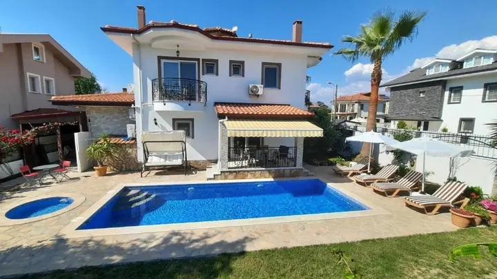 Дальян: Villa Yeliz