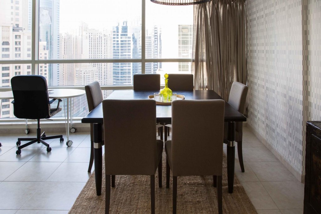 Дубай: Top Floor Familly Apartment with Stunning views