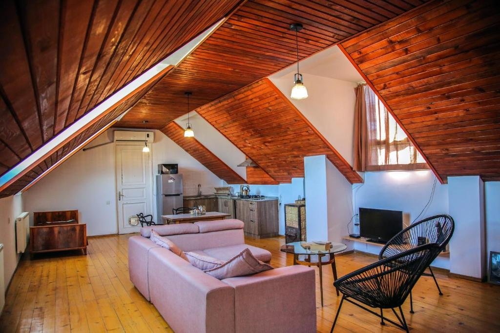 Тбилиси: Studio in center with open terrace