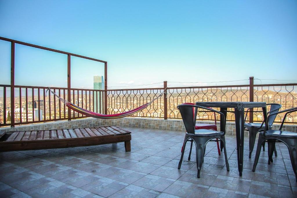 Тбилиси: Studio in center with open terrace
